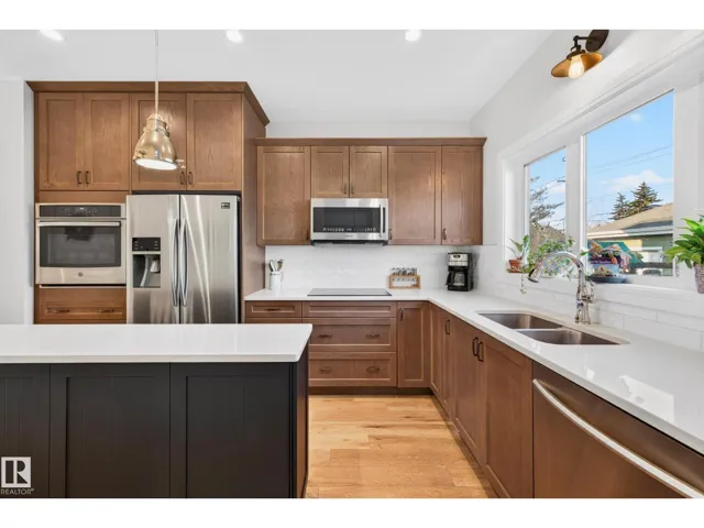 10972 141 ST NW, Edmonton, Alberta T5M1T4