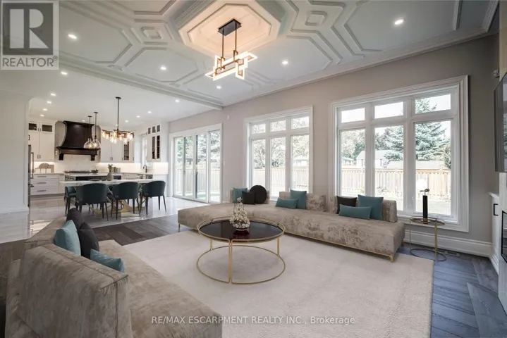 31 BAYSIDE COURT, Burlington (LaSalle), Ontario L7T1M8