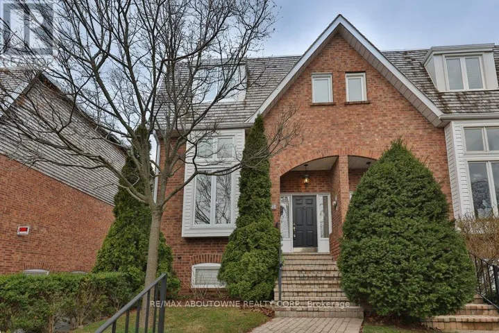 86 FORSYTHE STREET, Oakville (CO Central), Ontario L6K3J8