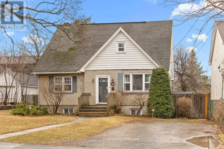564 TWEEDSMUIR AVENUE, Ottawa, Ontario K1Z5P2