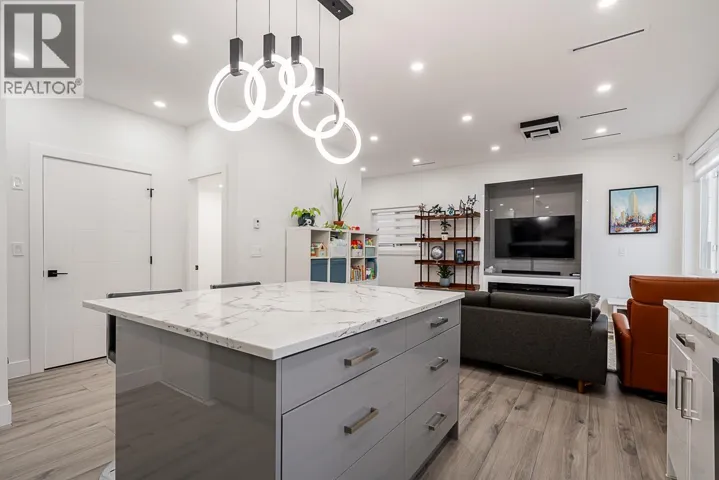 #2 4675 CANADA WAY, Burnaby, British Columbia V5G1K9