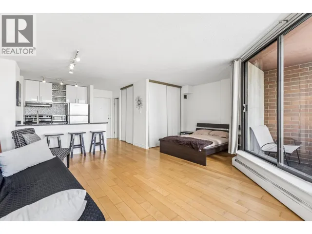 411 1330 BURRARD STREET, Vancouver, British Columbia V6Z2B8