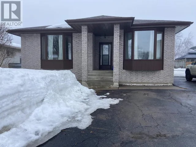 432 Gemstone ST., Thunder Bay, Ontario P7G1B1