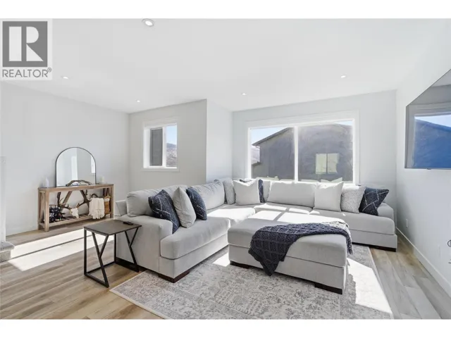 122 RIVER GATE Drive, Kamloops, British Columbia V2H0E4