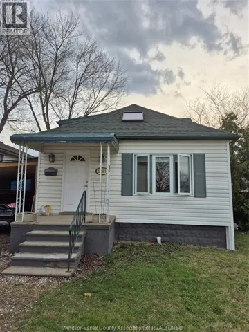 3291 RIBERDY, Windsor, Ontario N8W3V1