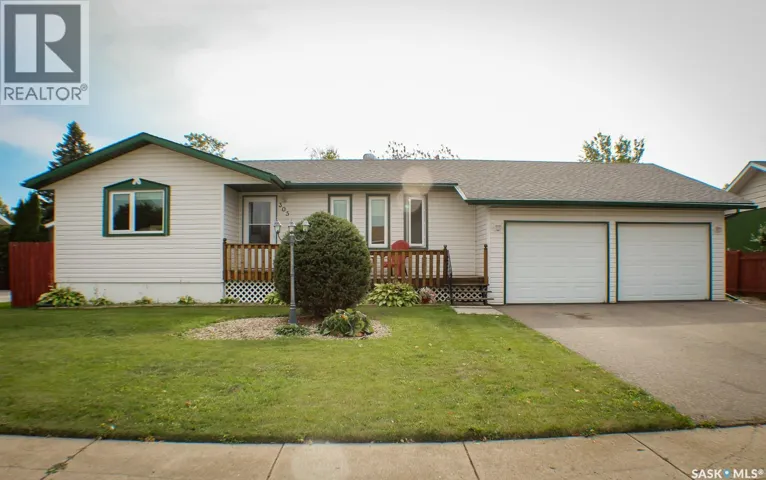 305 Churchill DRIVE, Melfort, Saskatchewan S0E1A0