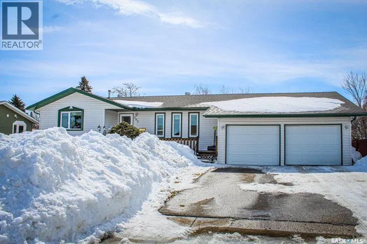 305 Churchill DRIVE, Melfort, Saskatchewan S0E1A0