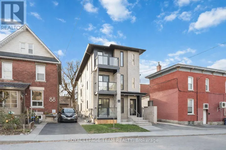 90 ELM STREET, Ottawa, Ontario K1R6N3