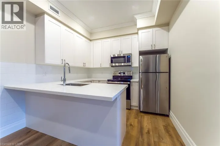 100 CHARLTON Avenue W Unit# 204, Hamilton, Ontario L8P2C3