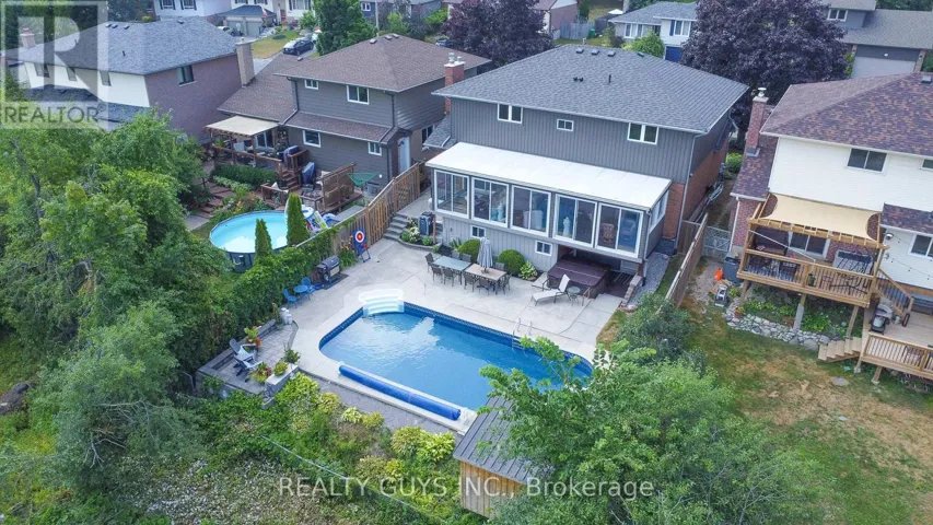 2515 FARMCREST AVENUE, Peterborough (Ashburnham Ward 4), Ontario K9L1R8
