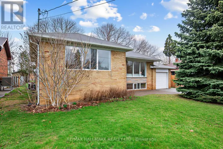 144 WATERLOO AVENUE, Toronto (Bathurst Manor), Ontario M3H3Y8