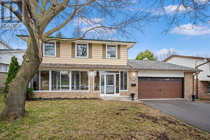 392 VILLAGE GREEN AVENUE, London South (South W), Ontario N6J3Z8