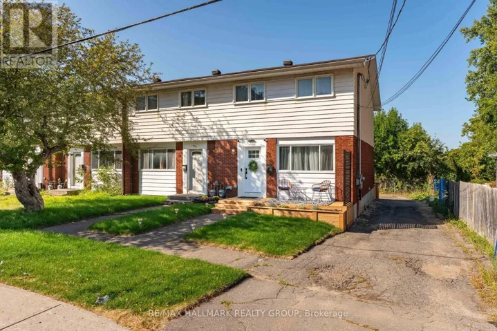 820 GRENON AVENUE, Ottawa, Ontario K2B6G2