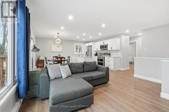 12 MANOMINEE STREET, Huntsville (Chaffey), Ontario P1H1H2