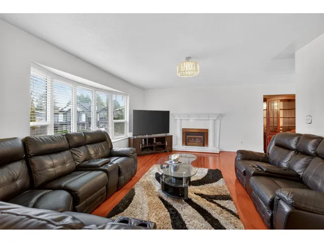 8927 146A STREET, Surrey, British Columbia V3R6Z9