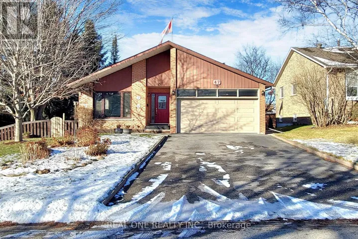 47 LOWE BOULEVARD, Newmarket (Huron Heights-Leslie Valley), Ontario L3Y6H1