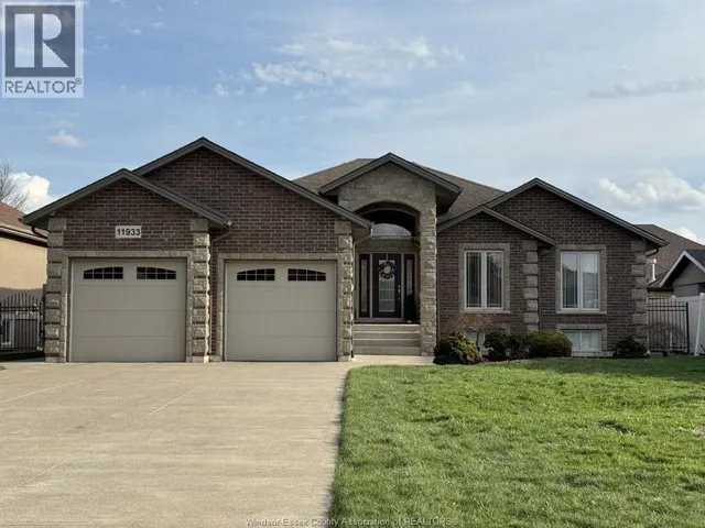 11933 MAISONNEUVE STREET, Tecumseh, Ontario N8N1R2