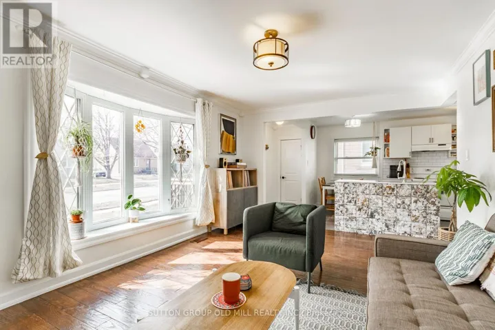36 ALLENBY AVENUE, Toronto (Elms-Old Rexdale), Ontario M9W1S6