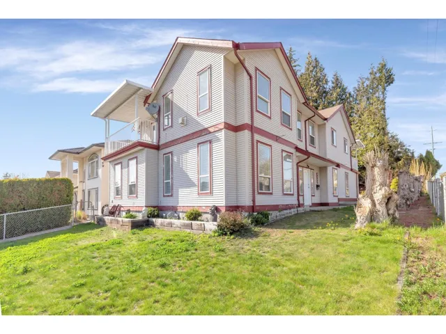 8067 CEDAR STREET, Mission, British Columbia V2V3N2