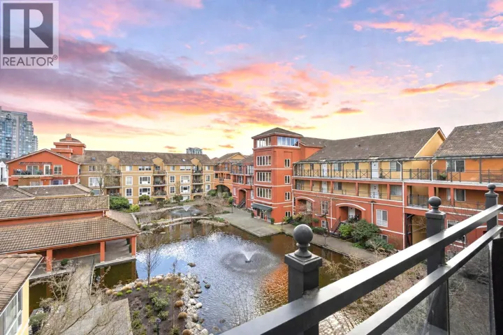 425 3 RIALTO COURT, New Westminster, British Columbia V3M6P2