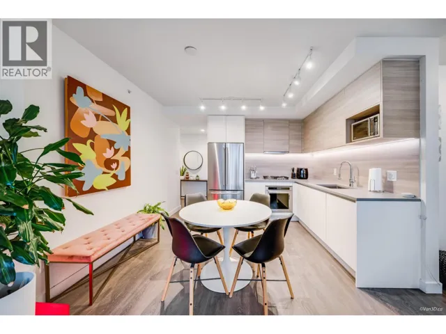 1204 525 FOSTER AVENUE, Coquitlam, British Columbia V3J0H6