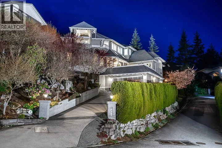 5431 WEST VISTA COURT, West Vancouver, British Columbia V7W3G8