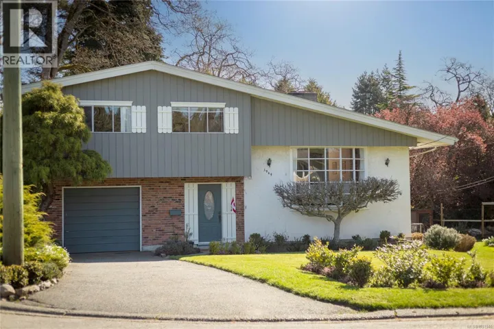 3949 Margot Pl, Saanich, British Columbia V8P3M2