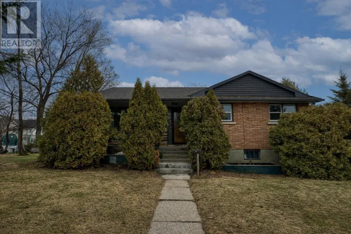 332 Dawson ST E, THUNDER BAY, Ontario P7A3V1