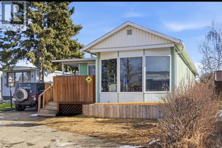 124, 3223 83 Street NW, Calgary, Alberta T3B5N1