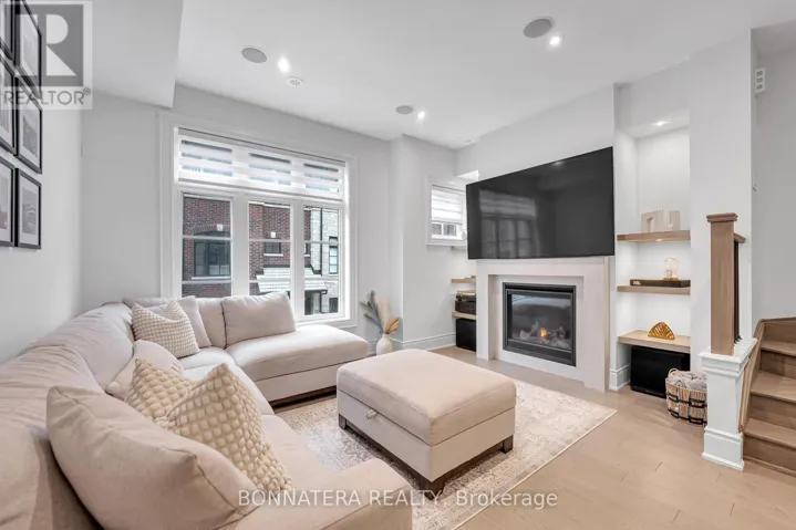 81 - 15 LUNAR CRESCENT, Mississauga (Streetsville), Ontario L5M2R6