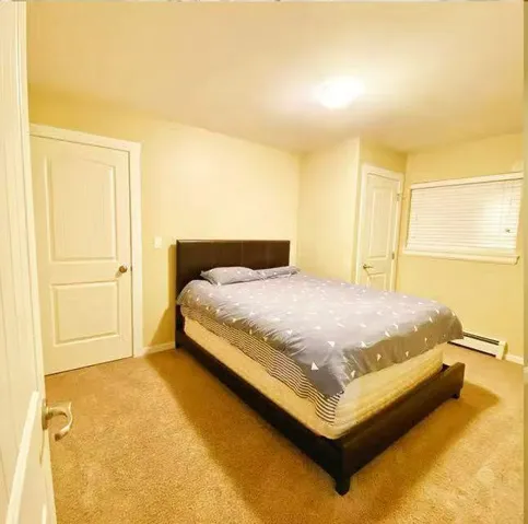 1/2 Basemen-1t 15447 37A AVE, Surrey, British Columbia V3Z0H2