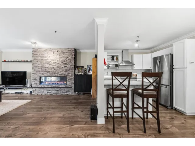 209 19721 64 AVENUE, Langley, British Columbia V2Y1L1