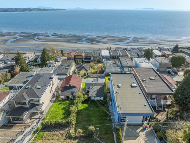 15412 COLUMBIA AVENUE, White Rock, British Columbia V4B1J9