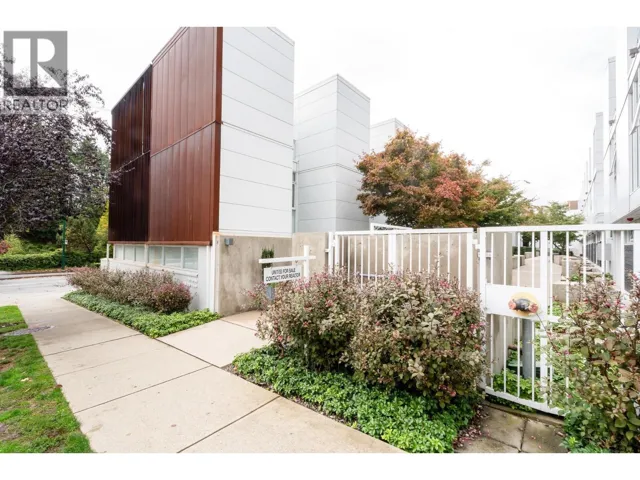 2208 WILLOW STREET, Vancouver, British Columbia V5Z0C8