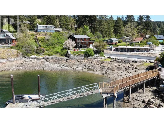 5639 O'BRIAN ROAD, Halfmoon Bay, British Columbia V7Z1E9