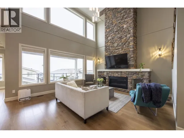 1407 STRAWLINE HILL STREET, Coquitlam, British Columbia V3E0L5