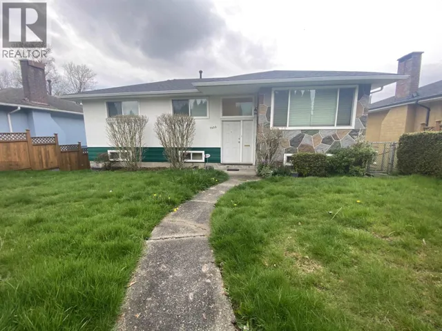 7635 10TH AVENUE, Burnaby, British Columbia V3N2S1