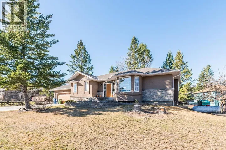 1002 WESTRIDGE Drive, Invermere, British Columbia V0A1K4
