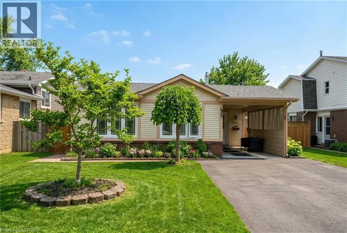 697 LOMOND Crescent, Burlington, Ontario L7L2N8