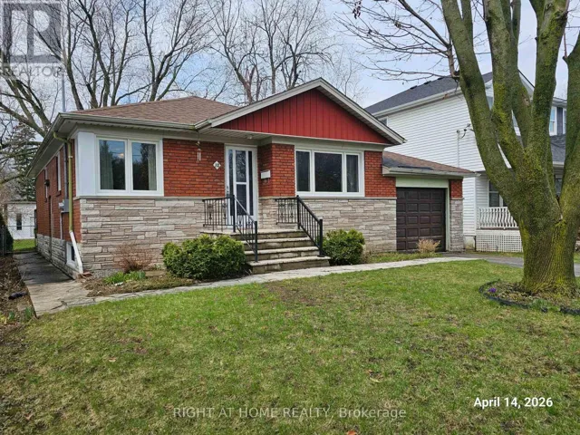 32 MUIR DRIVE, Toronto (Scarborough Village), Ontario M1M3B4