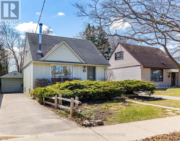 11 MITCHAM DRIVE, Toronto (Alderwood), Ontario M8W2J6