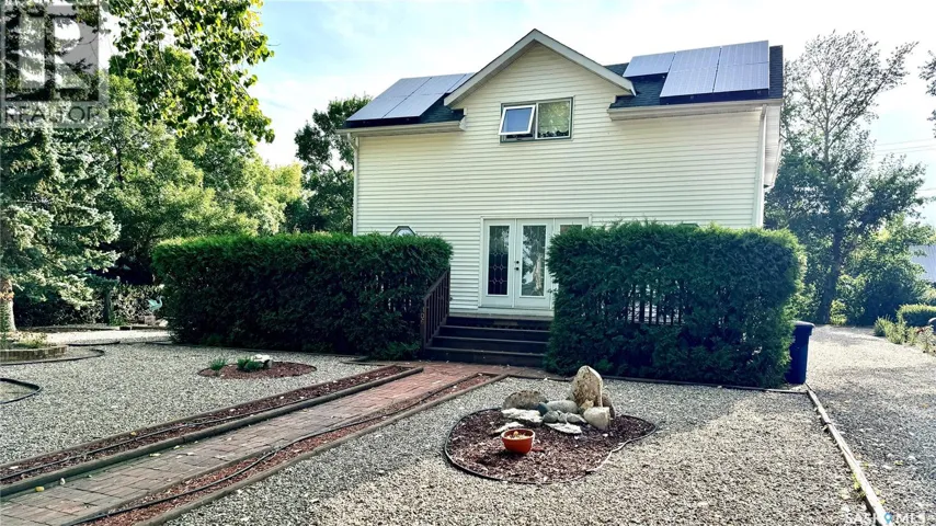 106 2nd STREET E, Dinsmore, Saskatchewan S0L0T0