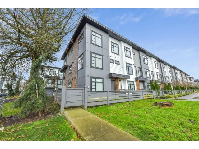 31 7127 193A STREET, Surrey, British Columbia V4N6V9