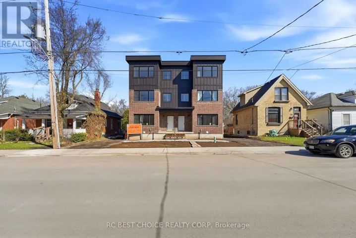 108 BRISCOE STREET E, London South (South F), Ontario N6C1X2