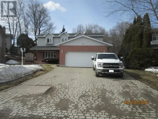 27 Plummer CRES, Sault Ste. Marie, Ontario P6B6E4