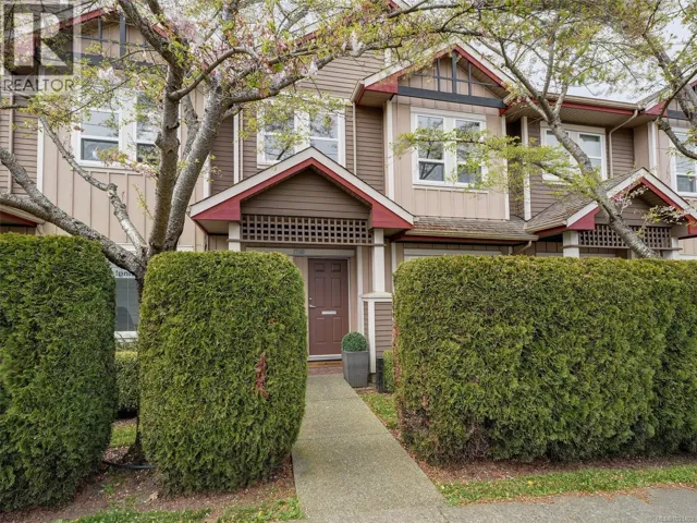 2560 Cadboro Bay Rd, Oak Bay, British Columbia V8R5J2