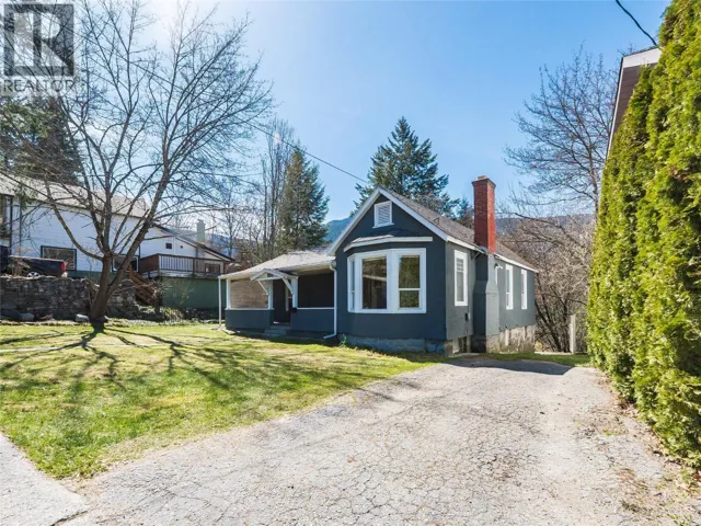 1320 Falls Street, Nelson, British Columbia V1L1J4