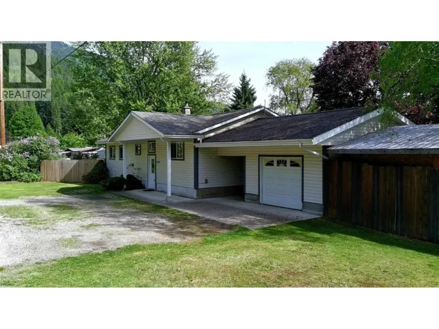 2451 CUNNINGHAM Road, Slocan Park, British Columbia V0G2E0
