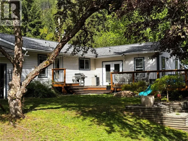 2451 CUNNINGHAM Road, Slocan Park, British Columbia V0G2E0