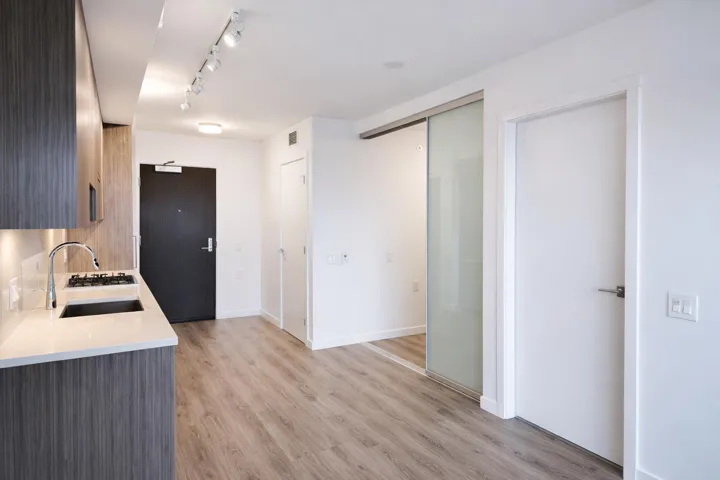 3503 13350 CENTRAL AVENUE, Surrey, British Columbia V3T0S1